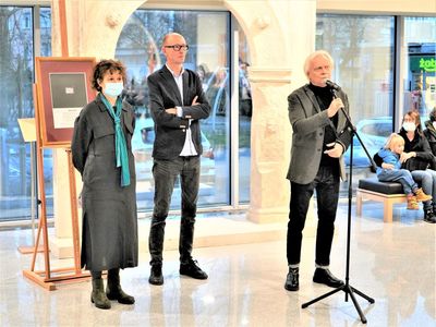 11 lutego 2022 r. dr Marek Lalko otworzył w Galerii Nowy Wiek Muzeum Ziemi Lubuskiej wystawę swoich prac „Ćwiczenia o rzeczach i czasie”. W wernisażu udział wzięli m.in. kuratorka ekspozycji dr hab. Alicja Lewicka-Szczegóła, dyrektor MZL Leszek Kania, rektor Uniwersytetu Zielonogórskiego prof. dr hab. Wojciech Strzyżewski. Wystawa czynna do 13 marca 2022 r.