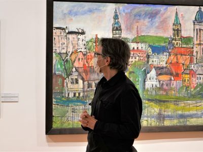 Tłumy na wernisażu! 16 lutego 2022 r. w Muzeum Ziemi Lubuskiej otwarto wystawę „Zielona Góra w sztuce”. Wielka ekspozycja wiąże się z jubileuszem 800-700-lecia miasta, ale też ze 100-leciem zielonogórskiego Muzeum. 
