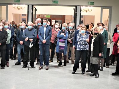 Tłumy na wernisażu! 16 lutego 2022 r. w Muzeum Ziemi Lubuskiej otwarto wystawę „Zielona Góra w sztuce”. Wielka ekspozycja wiąże się z jubileuszem 800-700-lecia miasta, ale też ze 100-leciem zielonogórskiego Muzeum. 