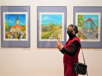 Tłumy na wernisażu! 16 lutego 2022 r. w Muzeum Ziemi Lubuskiej otwarto wystawę „Zielona Góra w sztuce”. Wielka ekspozycja wiąże się z jubileuszem 800-700-lecia miasta, ale też ze 100-leciem zielonogórskiego Muzeum. 