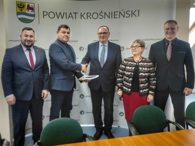 Podpisanie umów w powiecie krośnieńskim 