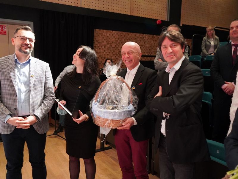 W czwartek, 24 lutego 2022 r. tłum gości pojawił się w progach Centrum Kreatywnej Kultury – nowego obiektu Regionalnego Centrum Animacji Kultury przy ul. Sienkiewicza 11 w Zielonej Górze.