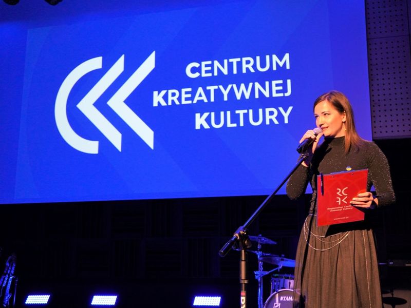 W czwartek, 24 lutego 2022 r. tłum gości pojawił się w progach Centrum Kreatywnej Kultury – nowego obiektu Regionalnego Centrum Animacji Kultury przy ul. Sienkiewicza 11 w Zielonej Górze.