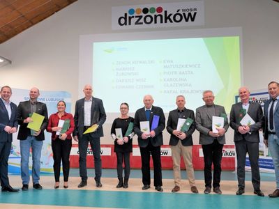 25 lutego 2022 r., w Wojewódzkim Ośrodku Sportu i Rekreacji im. Zbigniewa Majewskiego w Zielonej Górze Drzonkowie wręczono stypendia sportowe Marszałka Województwa Lubuskiego na 2022 rok. Wyróżniono też trenerów, których podopieczni osiągnęli wysokie rezultaty w Systemie Sportu Młodzieżowego w 2021 r. oraz lubuskie kluby za zajęte miejsce w klasyfikacji współzawodnictwa sportowego dzieci i młodzieży w ramach Systemu Sportu Młodzieżowego. 