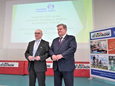 25 lutego 2022 r., w Wojewódzkim Ośrodku Sportu i Rekreacji im. Zbigniewa Majewskiego w Zielonej Górze Drzonkowie wręczono stypendia sportowe Marszałka Województwa Lubuskiego na 2022 rok. Wyróżniono też trenerów, których podopieczni osiągnęli wysokie rezultaty w Systemie Sportu Młodzieżowego w 2021 r. oraz lubuskie kluby za zajęte miejsce w klasyfikacji współzawodnictwa sportowego dzieci i młodzieży w ramach Systemu Sportu Młodzieżowego. 