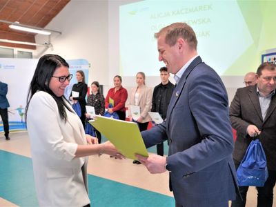25 lutego 2022 r., w Wojewódzkim Ośrodku Sportu i Rekreacji im. Zbigniewa Majewskiego w Zielonej Górze Drzonkowie wręczono stypendia sportowe Marszałka Województwa Lubuskiego na 2022 rok. Wyróżniono też trenerów, których podopieczni osiągnęli wysokie rezultaty w Systemie Sportu Młodzieżowego w 2021 r. oraz lubuskie kluby za zajęte miejsce w klasyfikacji współzawodnictwa sportowego dzieci i młodzieży w ramach Systemu Sportu Młodzieżowego. 