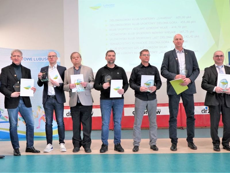 25 lutego 2022 r., w Wojewódzkim Ośrodku Sportu i Rekreacji im. Zbigniewa Majewskiego w Zielonej Górze Drzonkowie wręczono stypendia sportowe Marszałka Województwa Lubuskiego na 2022 rok. Wyróżniono też trenerów, których podopieczni osiągnęli wysokie rezultaty w Systemie Sportu Młodzieżowego w 2021 r. oraz lubuskie kluby za zajęte miejsce w klasyfikacji współzawodnictwa sportowego dzieci i młodzieży w ramach Systemu Sportu Młodzieżowego.