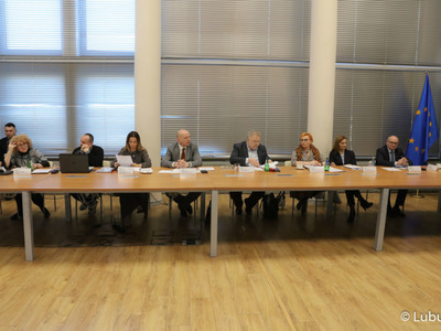 Członkowie Wojewódzkiej Rady Dialogu Społecznego podczas obrad