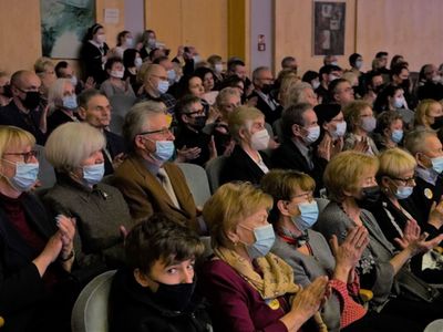 Marszałek Województwa Lubuskiego Elżbieta Anna Polak i Przewodniczący Sejmiku Województwa Lubuskiego Wacław Maciuszonek zaprosili 6 marca 2022 r. na koncerty Solidarności z Ukrainą w Filharmonii Zielonogórskiej. 