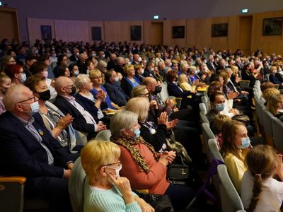 Marszałek Województwa Lubuskiego Elżbieta Anna Polak i Przewodniczący Sejmiku Województwa Lubuskiego Wacław Maciuszonek zaprosili 6 marca 2022 r. na koncerty Solidarności z Ukrainą w Filharmonii Zielonogórskiej. 