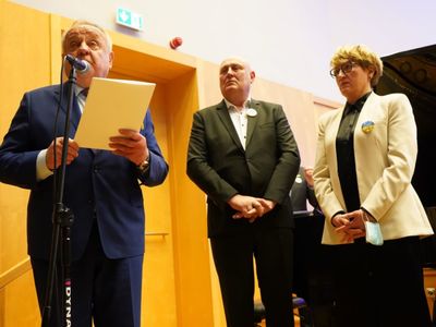 Marszałek Województwa Lubuskiego Elżbieta Anna Polak i Przewodniczący Sejmiku Województwa Lubuskiego Wacław Maciuszonek zaprosili 6 marca 2022 r. na koncerty Solidarności z Ukrainą w Filharmonii Zielonogórskiej. 