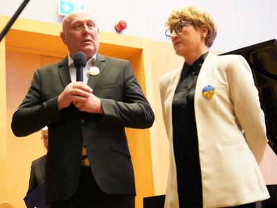 Marszałek Województwa Lubuskiego Elżbieta Anna Polak i Przewodniczący Sejmiku Województwa Lubuskiego Wacław Maciuszonek zaprosili 6 marca 2022 r. na koncerty Solidarności z Ukrainą w Filharmonii Zielonogórskiej. 