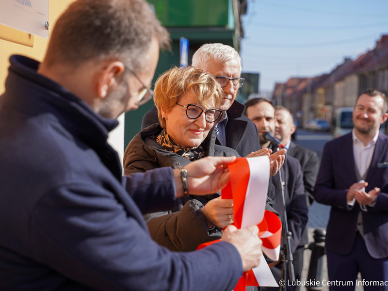 We Wschowie odsłonięto tablicę upamiętniającą prof. B. Geremka