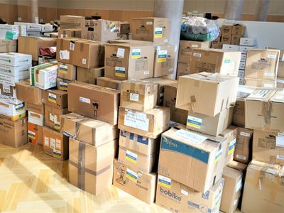 Lubuskie Samorządowe Centrum Pomocowe działa pod dwoma adresami: w Zielonej Górze - Sala Kolumnowa Urzędu Marszałkowskiego przy ul. Podgórnej 7, w Gorzowie Wlkp. - biuro zamiejscowe UMWL przy ul. Mościckiego 6. Centra Pomocowe czynne są: od poniedziałku do piątku w godzinach od 8.00 do 18.00, w sobotę i niedzielę w godzinach od 12.00 do 17.00.