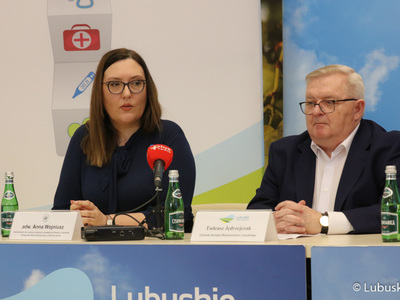 Uczestnicy konferencji prasowej "Samorządowy Sztab Humanitarny działa"