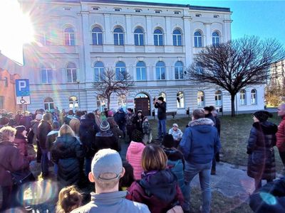 Piwnicę dawnej wytwórni win i winiaków braci Mannigel przy pl. Słowiańskim odrestaurował oraz odbudował budynek nad nią (dobudowując piętro) Hotel Ruben. Cały kompleks nazywa się Srebrna Góra od przebiegającej obok ulicy. 