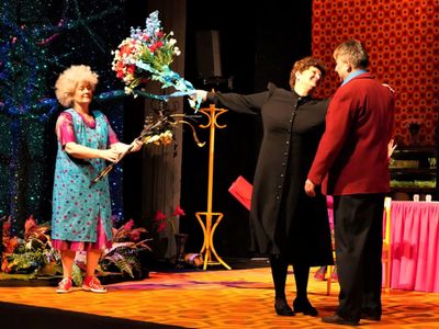 W sobotę, 26 marca 2022 r. - w przededniu Międzynarodowego Dnia Teatru – premiera „Kanadyjskich sukienek” Macieja Archona Michalskiego na scenie Lubuskiego Teatru w Zielonej Górze.