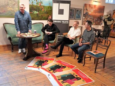 W sobotę, 26 marca 2022 r. - w przededniu Międzynarodowego Dnia Teatru – premiera „Kanadyjskich sukienek” Macieja Archona Michalskiego na scenie Lubuskiego Teatru w Zielonej Górze.