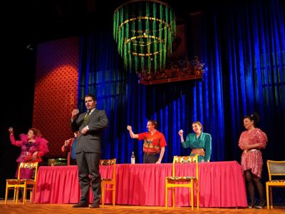 W sobotę, 26 marca 2022 r. - w przededniu Międzynarodowego Dnia Teatru – premiera „Kanadyjskich sukienek” Macieja Archona Michalskiego na scenie Lubuskiego Teatru w Zielonej Górze.