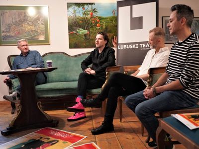 W sobotę, 26 marca 2022 r. - w przededniu Międzynarodowego Dnia Teatru – premiera „Kanadyjskich sukienek” Macieja Archona Michalskiego na scenie Lubuskiego Teatru w Zielonej Górze.