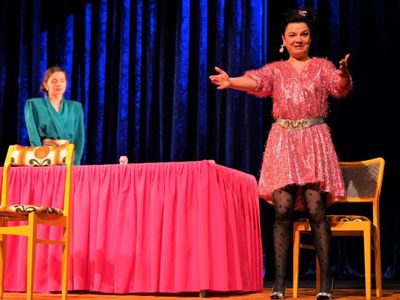 W sobotę, 26 marca 2022 r. - w przededniu Międzynarodowego Dnia Teatru – premiera „Kanadyjskich sukienek” Macieja Archona Michalskiego na scenie Lubuskiego Teatru w Zielonej Górze.
