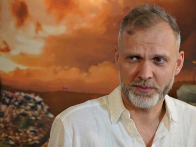 W sobotę, 26 marca 2022 r. - w przededniu Międzynarodowego Dnia Teatru – premiera „Kanadyjskich sukienek” Macieja Archona Michalskiego na scenie Lubuskiego Teatru w Zielonej Górze.