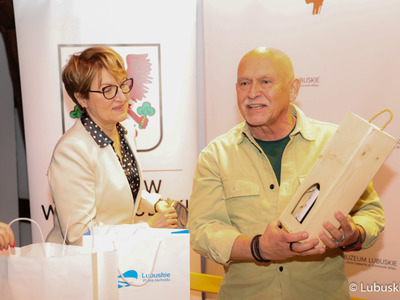Wystawa Andrzeja Pągowskiego "Wajda na nowo"