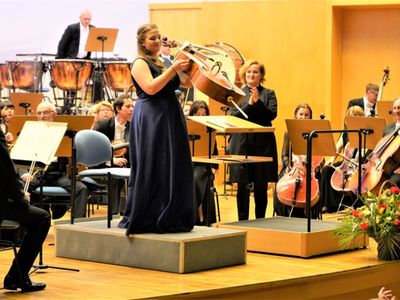 Porywający koncert pod batutą dyrygentki Marty Kluczyńskiej zakończył 25 marca 2022 r. Miesiąc Kobiet w Filharmonii Zielonogórskiej. Wydarzenie prowadziła honorowa Ambasadorka Województwa Lubuskiego Joanna Brodzik. Solistką była wiolonczelistka Weronika Strugała. 