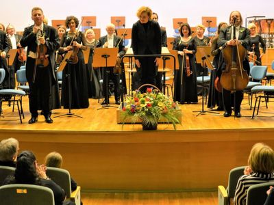 Porywający koncert pod batutą dyrygentki Marty Kluczyńskiej zakończył 25 marca 2022 r. Miesiąc Kobiet w Filharmonii Zielonogórskiej. Wydarzenie prowadziła honorowa Ambasadorka Województwa Lubuskiego Joanna Brodzik. Solistką była wiolonczelistka Weronika Strugała. 