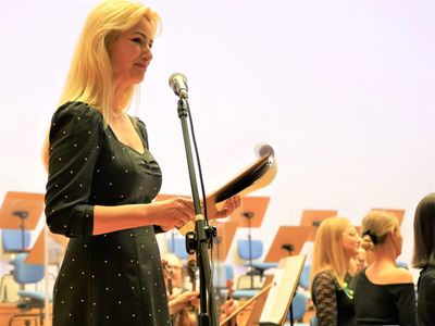 Porywający koncert pod batutą dyrygentki Marty Kluczyńskiej zakończył 25 marca 2022 r. Miesiąc Kobiet w Filharmonii Zielonogórskiej. Wydarzenie prowadziła honorowa Ambasadorka Województwa Lubuskiego Joanna Brodzik. Solistką była wiolonczelistka Weronika Strugała. 