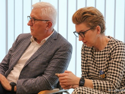 Senator Wadim Tyszkiewicz i posłanka Katarzyna Osos na kwietniowych obradach sesji Sejmiku Województwa Lubuskiego