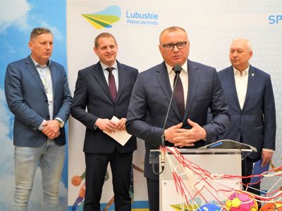 8 kwietnia 2022 r. - konferencja prasowa w Urzędzie Marszałkowskim Województwa Lubuskiego w Zielonej Górze, poświęcona Programom Inwestycyjnym „Lubuska Baza Turystyczna” i „Lubuska Baza Sportowa”