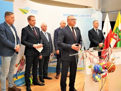 8 kwietnia 2022 r. - konferencja prasowa w Urzędzie Marszałkowskim Województwa Lubuskiego w Zielonej Górze, poświęcona Programom Inwestycyjnym „Lubuska Baza Turystyczna” i „Lubuska Baza Sportowa”