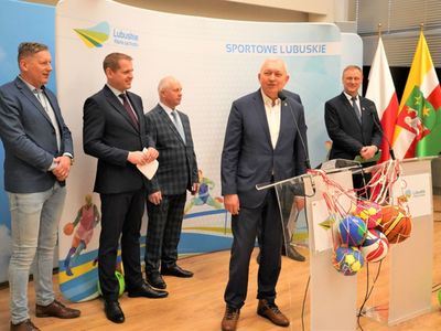 8 kwietnia 2022 r. - konferencja prasowa w Urzędzie Marszałkowskim Województwa Lubuskiego w Zielonej Górze, poświęcona Programom Inwestycyjnym „Lubuska Baza Turystyczna” i „Lubuska Baza Sportowa”