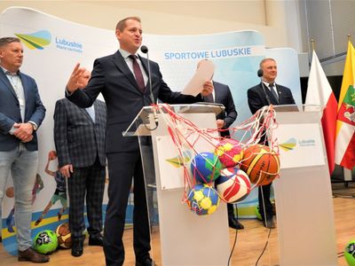 8 kwietnia 2022 r. - konferencja prasowa w Urzędzie Marszałkowskim Województwa Lubuskiego w Zielonej Górze, poświęcona Programom Inwestycyjnym „Lubuska Baza Turystyczna” i „Lubuska Baza Sportowa”