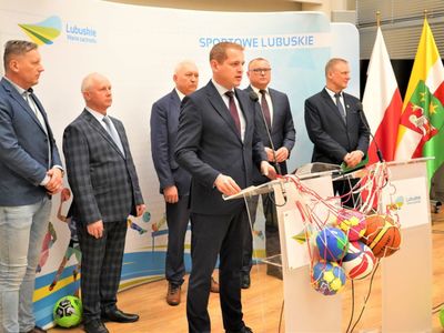 8 kwietnia 2022 r. - konferencja prasowa w Urzędzie Marszałkowskim Województwa Lubuskiego w Zielonej Górze, poświęcona Programom Inwestycyjnym „Lubuska Baza Turystyczna” i „Lubuska Baza Sportowa”