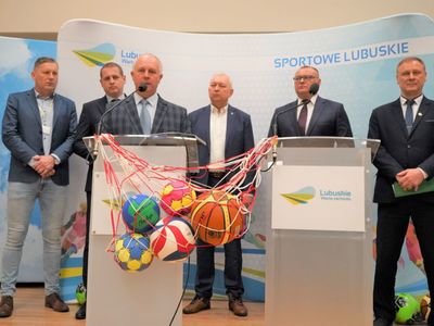 8 kwietnia 2022 r. - konferencja prasowa w Urzędzie Marszałkowskim Województwa Lubuskiego w Zielonej Górze, poświęcona Programom Inwestycyjnym „Lubuska Baza Turystyczna” i „Lubuska Baza Sportowa”