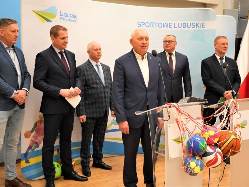 8 kwietnia 2022 r. - konferencja prasowa w Urzędzie Marszałkowskim Województwa Lubuskiego w Zielonej Górze, poświęcona Programom Inwestycyjnym „Lubuska Baza Turystyczna” i „Lubuska Baza Sportowa”