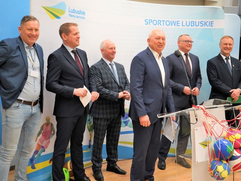 8 kwietnia 2022 r. - konferencja prasowa w Urzędzie Marszałkowskim Województwa Lubuskiego w Zielonej Górze, poświęcona Programom Inwestycyjnym „Lubuska Baza Turystyczna” i „Lubuska Baza Sportowa”