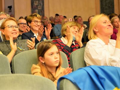11 kwietnia 2022 r. Koncert „Z Ukrainą w Sercu” Narodowej Kapeli Bandurzystów Ukrainy im. Georgy Maiboroda w Filharmonii Zielonogórskiej objęła honorowym patronatem marszałek województwa lubuskiego Elżbieta Anna Polak