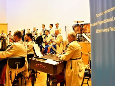 11 kwietnia 2022 r. Koncert „Z Ukrainą w Sercu” Narodowej Kapeli Bandurzystów Ukrainy im. Georgy Maiboroda w Filharmonii Zielonogórskiej objęła honorowym patronatem marszałek województwa lubuskiego Elżbieta Anna Polak