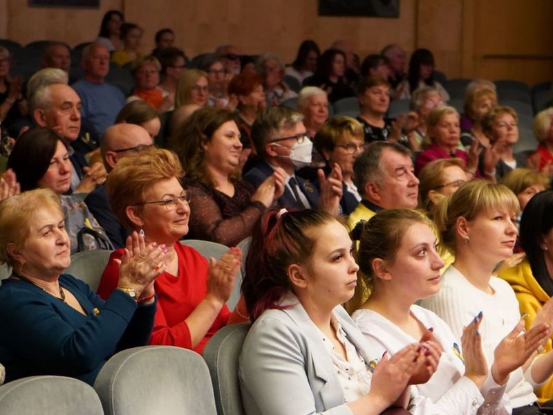 11 kwietnia 2022 r. Koncert „Z Ukrainą w Sercu” Narodowej Kapeli Bandurzystów Ukrainy im. Georgy Maiboroda w Filharmonii Zielonogórskiej objęła honorowym patronatem marszałek województwa lubuskiego Elżbieta Anna Polak