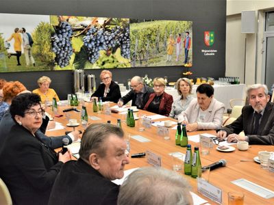 25 kwietnia 2022 r. w Urzędzie Marszałkowskim Województwa Lubuskiego w Zielonej Górze odbyła się V sesja Lubuskiego Sejmiku Seniorów II kadencji.