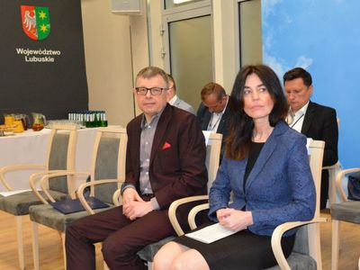25 kwietnia 2022 r. w Urzędzie Marszałkowskim Województwa Lubuskiego w Zielonej Górze odbyła się V sesja Lubuskiego Sejmiku Seniorów II kadencji.