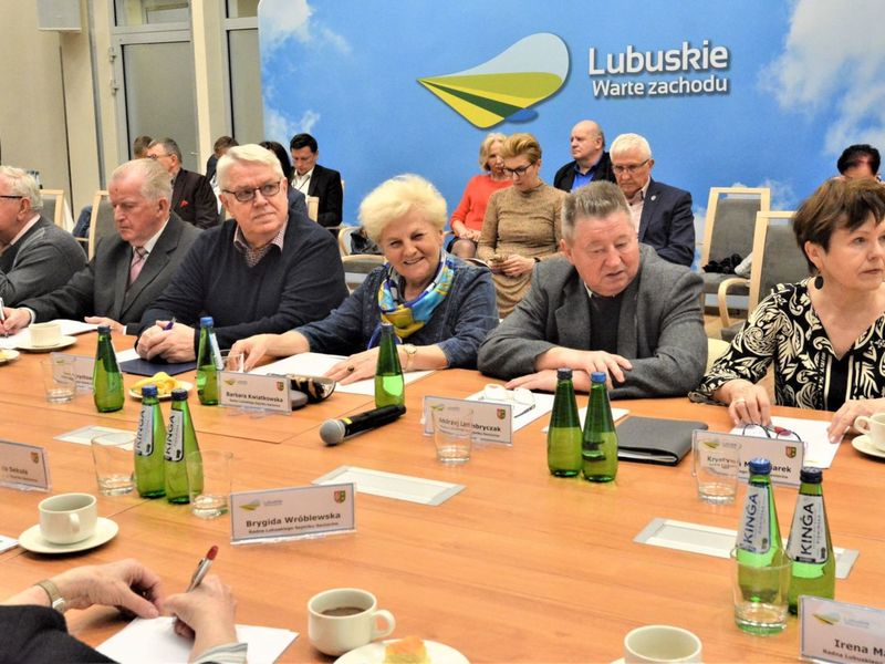 25 kwietnia 2022 r. w Urzędzie Marszałkowskim Województwa Lubuskiego w Zielonej Górze odbyła się V sesja Lubuskiego Sejmiku Seniorów II kadencji.