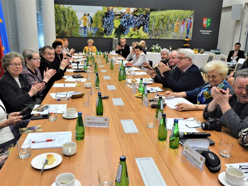 25 kwietnia 2022 r. w Urzędzie Marszałkowskim Województwa Lubuskiego w Zielonej Górze odbyła się V sesja Lubuskiego Sejmiku Seniorów II kadencji.
