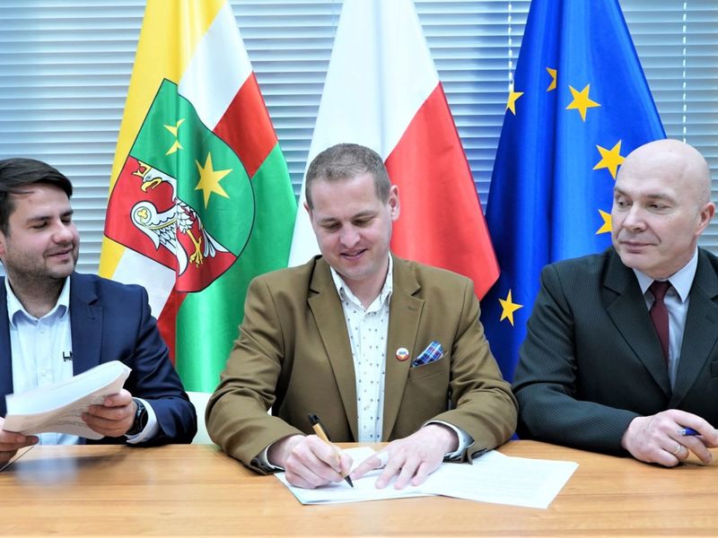 Konferencja prasowa w UMWL w Zielonej Górze na temat: „Szosowa Lubuska Liga Kolarska” oraz „Kolarska Młodzieżowa Reprezentacja Województwa Lubuskiego”. Lubuski Związek Kolarski otrzymał od Samorządu Województwa Lubuskiego dotację celową w wysokości 250 tys. zł.