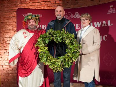 30 kwietnia 2022 r. II Lubuski Festiwal Otwartych Piwnic i Winnic Zielona Góra-Zabór 2022. Gala konkursu „Wino warte zachodu”. W zabytkowej dawnej piwnicy Ernesta Muehle w Parku Sowińskiego, laury – w towarzystwie Bachusa – wręczała marszałek województwa lubuskiego Elżbieta Anna Polak. 