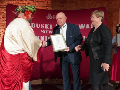30 kwietnia 2022 r. II Lubuski Festiwal Otwartych Piwnic i Winnic Zielona Góra-Zabór 2022. Gala konkursu „Wino warte zachodu”. W zabytkowej dawnej piwnicy Ernesta Muehle w Parku Sowińskiego, laury – w towarzystwie Bachusa – wręczała marszałek województwa lubuskiego Elżbieta Anna Polak. 
