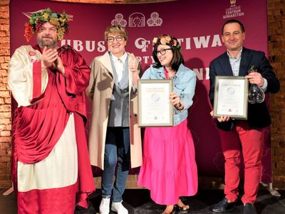 30 kwietnia 2022 r. II Lubuski Festiwal Otwartych Piwnic i Winnic Zielona Góra-Zabór 2022. Gala konkursu „Wino warte zachodu”. W zabytkowej dawnej piwnicy Ernesta Muehle w Parku Sowińskiego, laury – w towarzystwie Bachusa – wręczała marszałek województwa lubuskiego Elżbieta Anna Polak. 